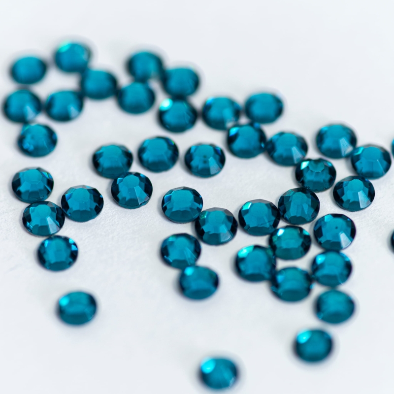 1400szt. Kryształki Turquoise rozmiar 6