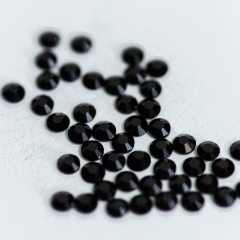 1400szt. Kryształki Black rozmiar 8
