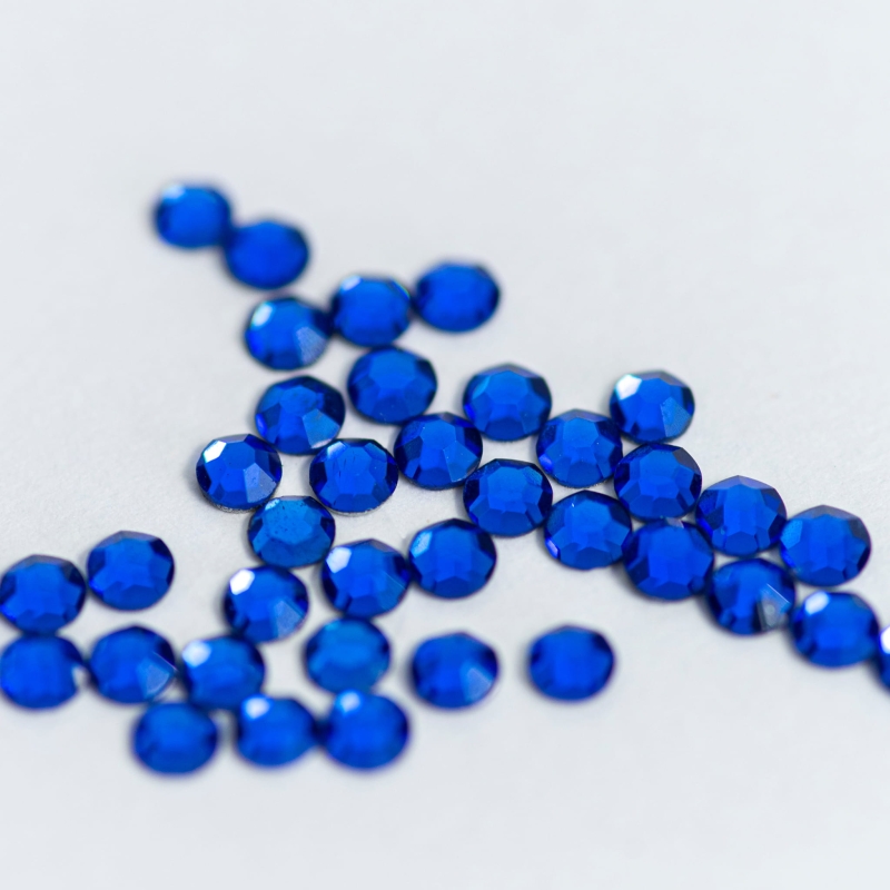 1400szt. Kryształki Cobalt rozmiar 8