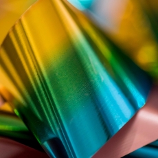 Folia transferowa Multi – metaliczne przejście złota, zieleni i turkusu