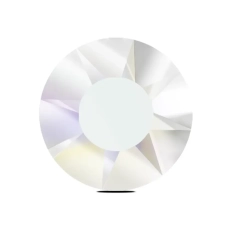Bezbarwny opalizujący kryształek Diamond rozmiar 8 w zbliżeniu