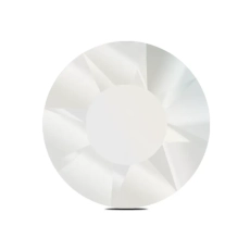 Kryształek Pastel White w rozmiarze 8 – mlecznobiały, zbliżenie na szlif