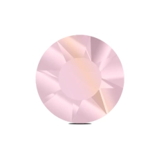 Jasnoróżowy kryształek Pastel Rose rozmiar 6 w zbliżeniu