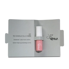 Próbka perfumowanej mgiełki do ciała Beauty Way 2 ml w otwartym szarym kartoniku