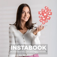 Okładka ebooka INSTABOOK – uśmiechnięta kobieta z telefonem i ikonami polubień